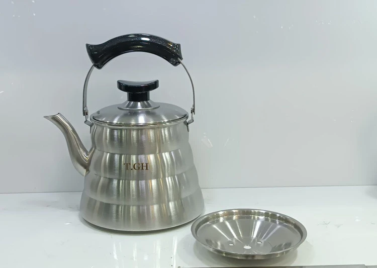 کتری لوله دار قیطاسی 2.5 لیتری مدل 30608 مات کف چدن