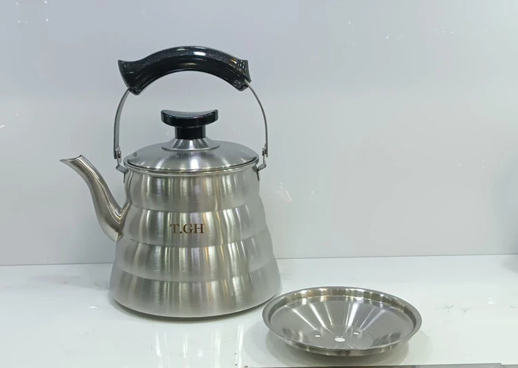 کتری لوله دار قیطاسی 2.5 لیتری مدل 30608 مات کف چدن